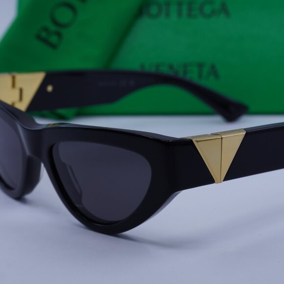 Bottega Veneta BV1176S 001 Cat Eye Sunglasses - Black/Grey - Picture 3 of 10